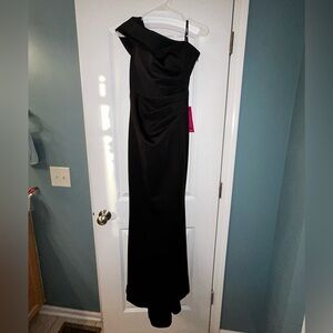 Dillard’s/Eliza J black floor length dress, size 4.